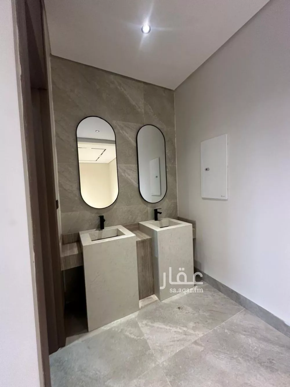 فيلا 8 غرف في الشرق 2