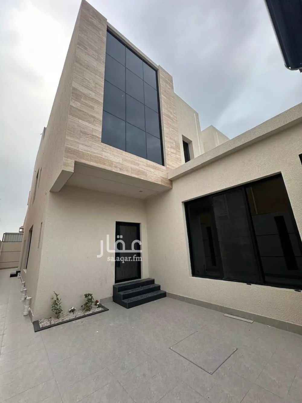 فيلا 8 غرف في طيبة 2