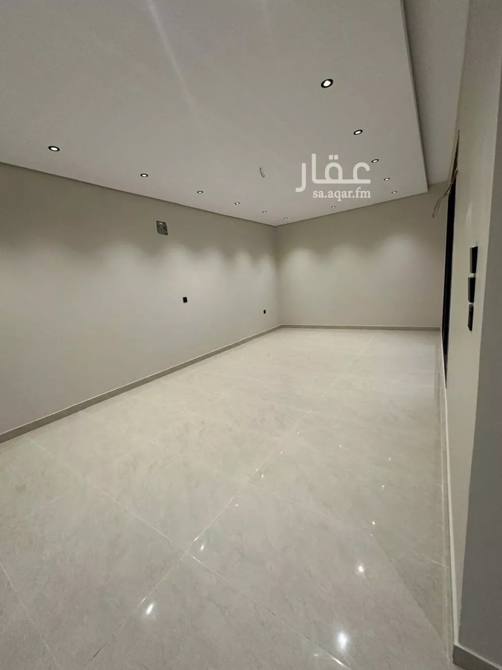 فيلا 8 غرف في طيبة 1