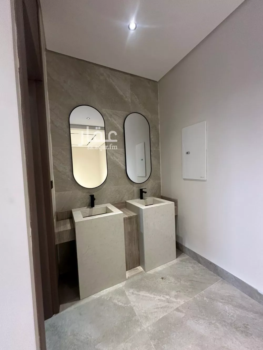 فيلا 8 غرف في الشرق 4