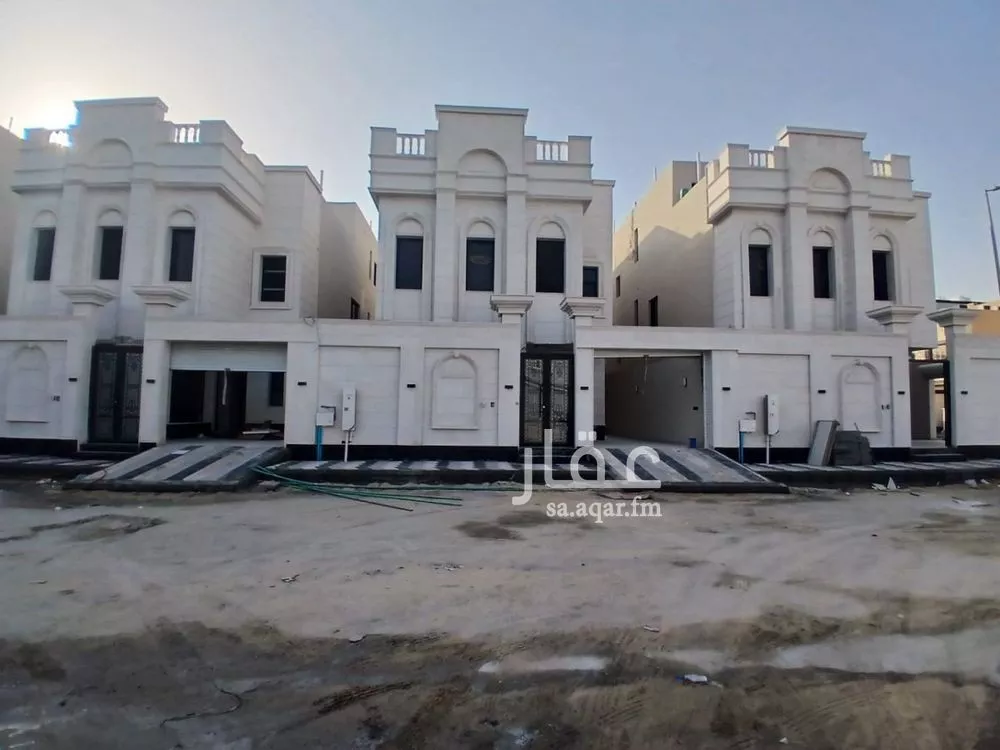 9 bedroom villa in Al Amwaj 5