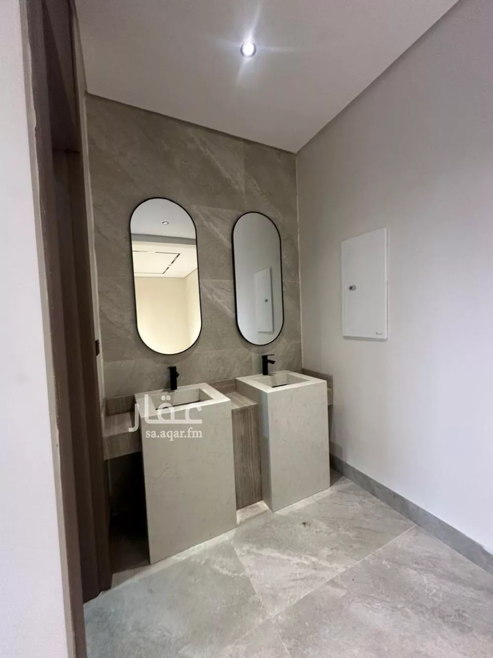 فيلا 8 غرف في الشرق 2