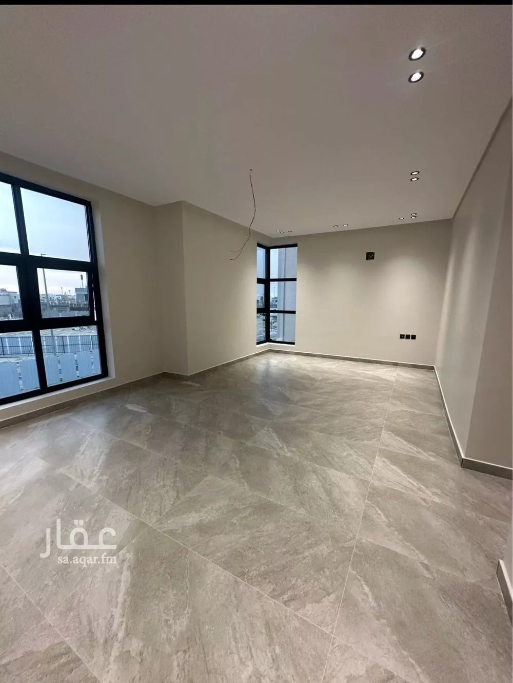 فيلا 8 غرف في الشرق 4