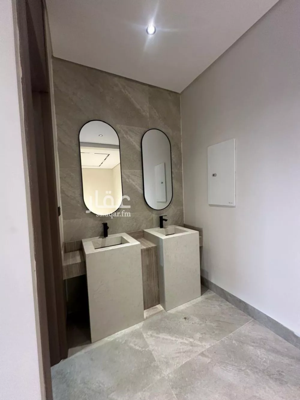 فيلا 8 غرف في الشرق 2