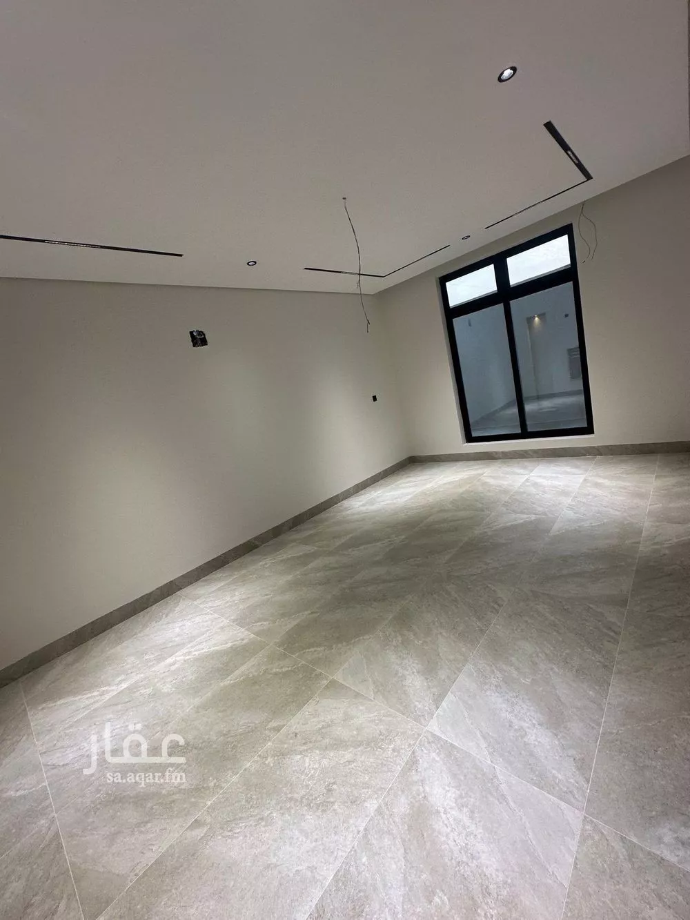 فيلا 8 غرف في الشرق 3