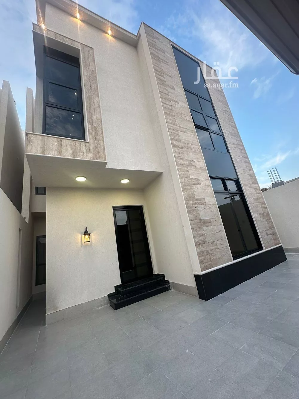 فيلا 8 غرف في الشرق 2