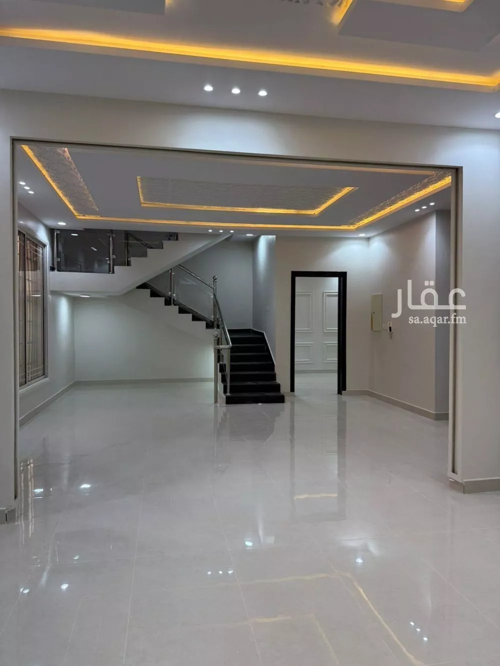 فيلا 4 غرف في الرمال 5