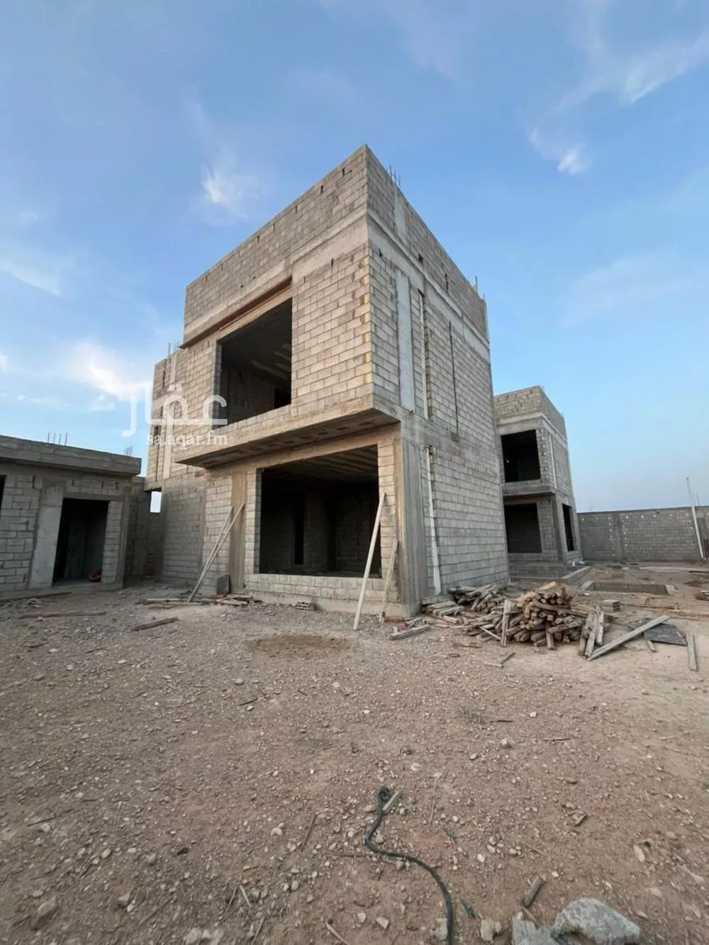 أرض 910 م² في بنبان 4