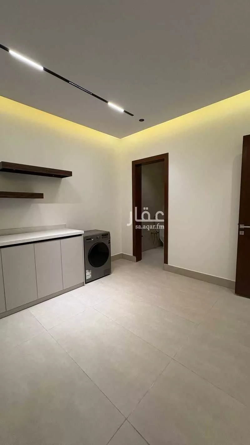 فيلا 8 غرف في عكاظ 2