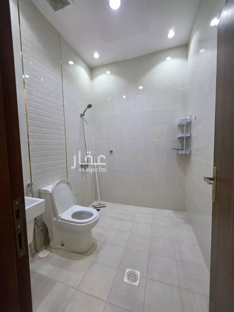 عقار 44 غرف في الفروسية، جدة 12