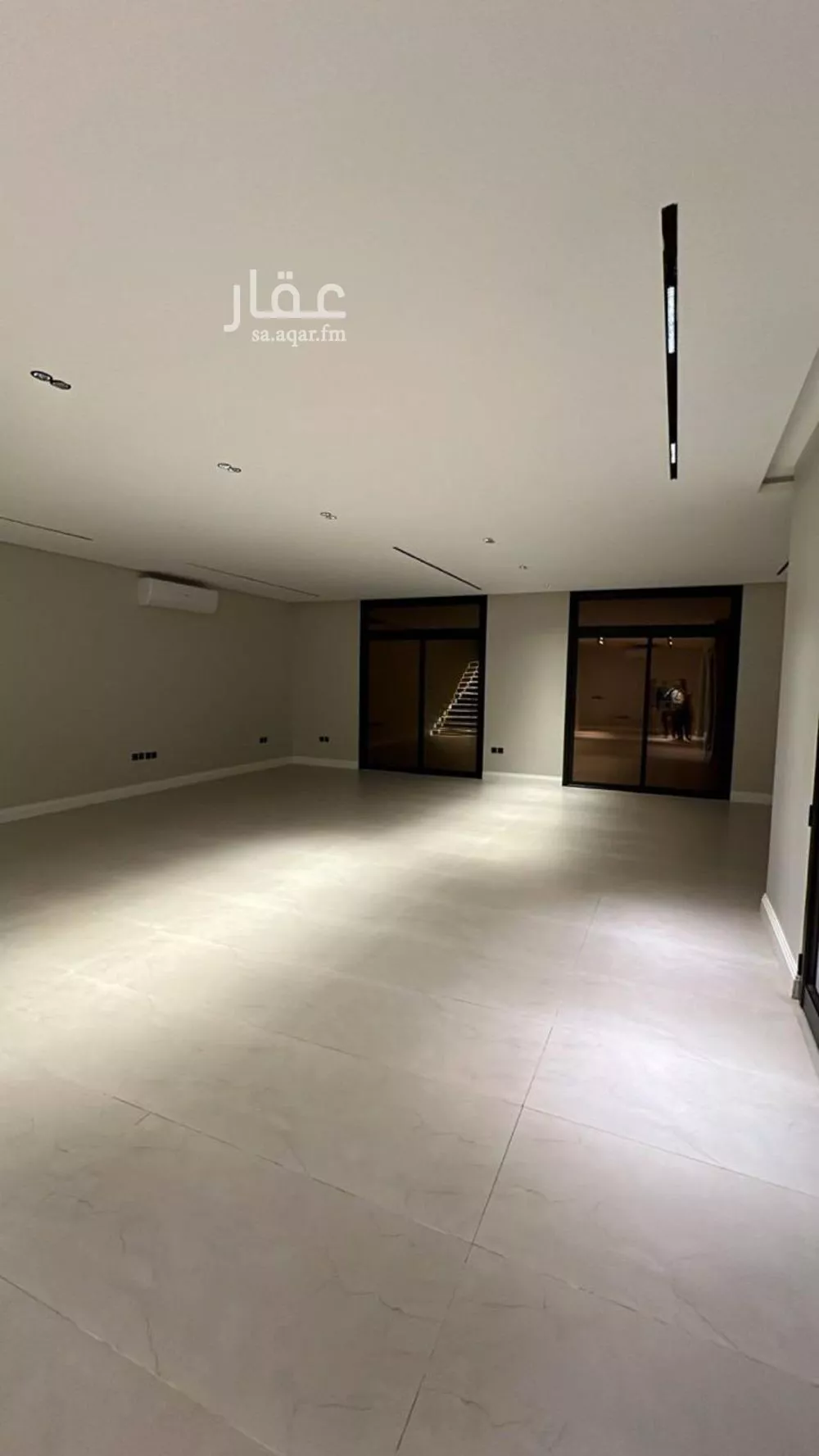 فيلا 6 غرف في العارض 3