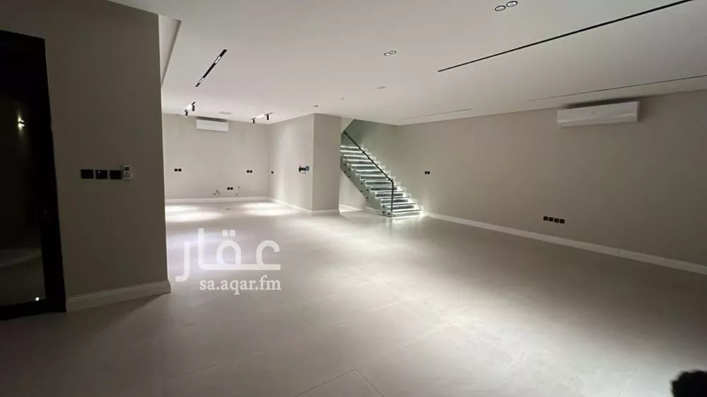 فيلا 6 غرف في العارض 1