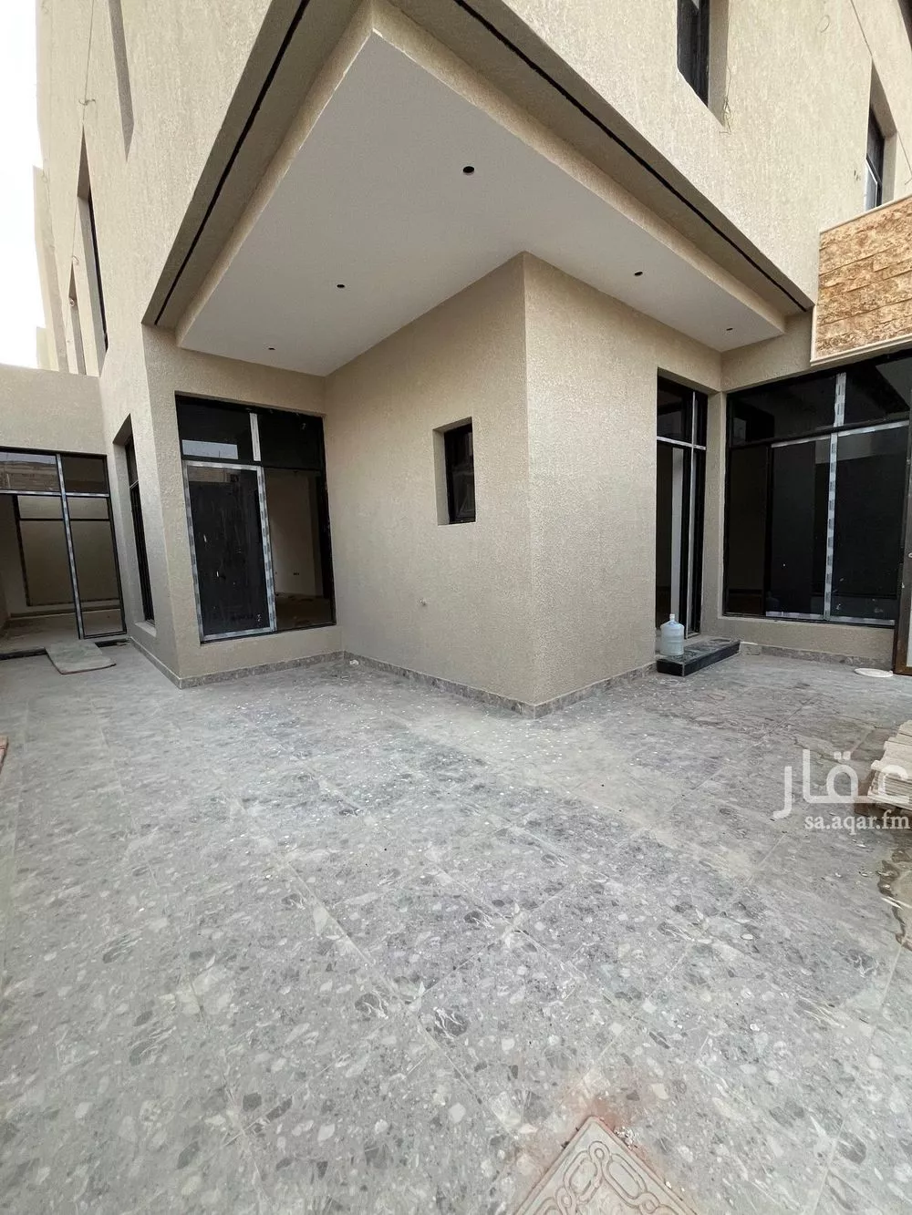 فيلا 4 غرف في الرمال 5