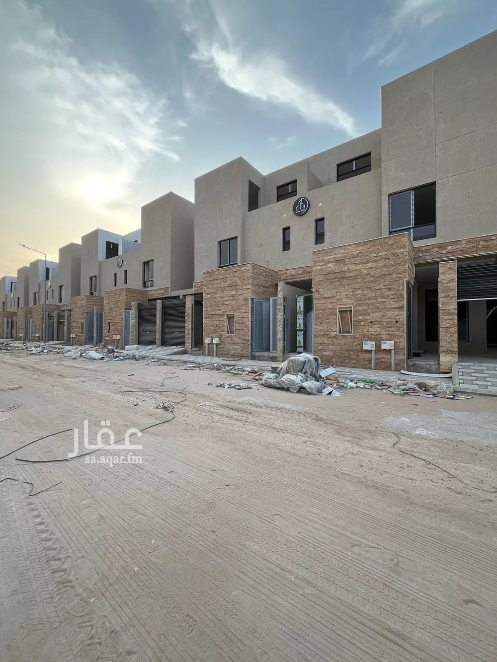 فيلا 4 غرف في الرمال 1