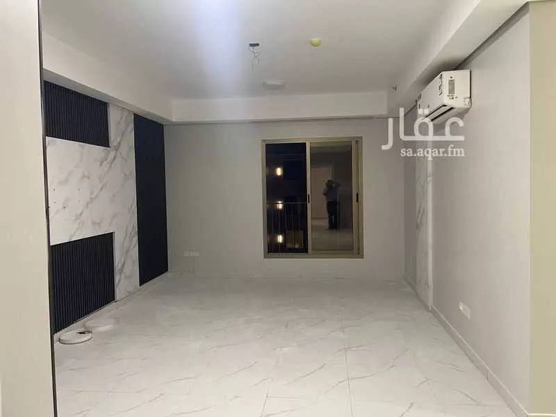 شقة 2 غرف في الحمرا 3