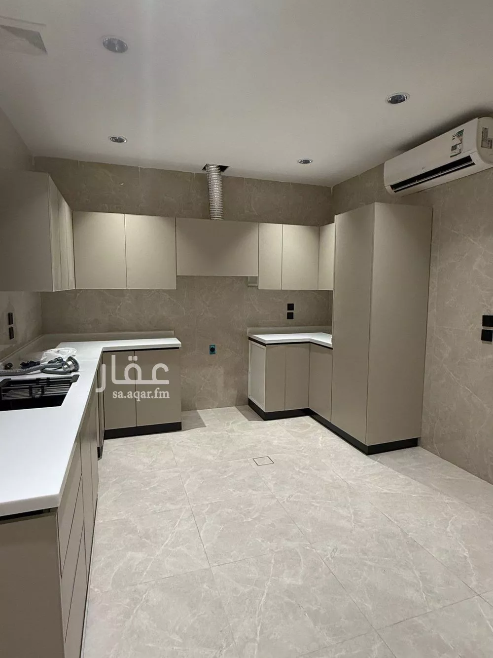 5 bedroom apartment in Ash Shulah 2