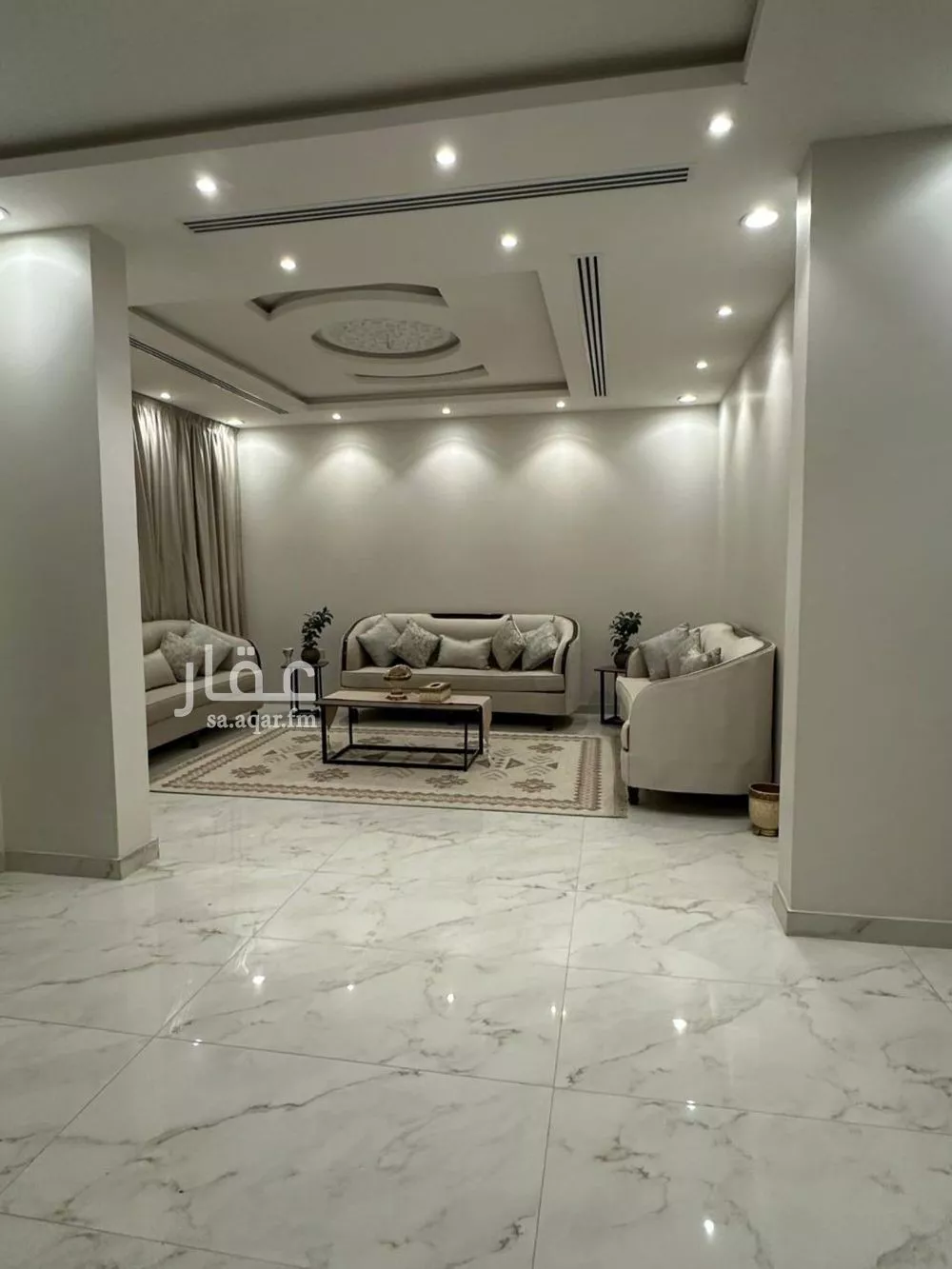 فيلا 5 غرف في العارض 2