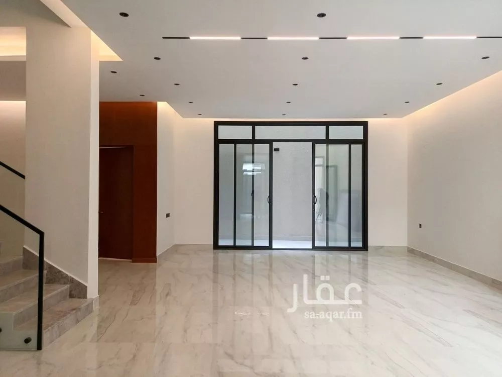 فيلا 5 غرف في النرجس 4