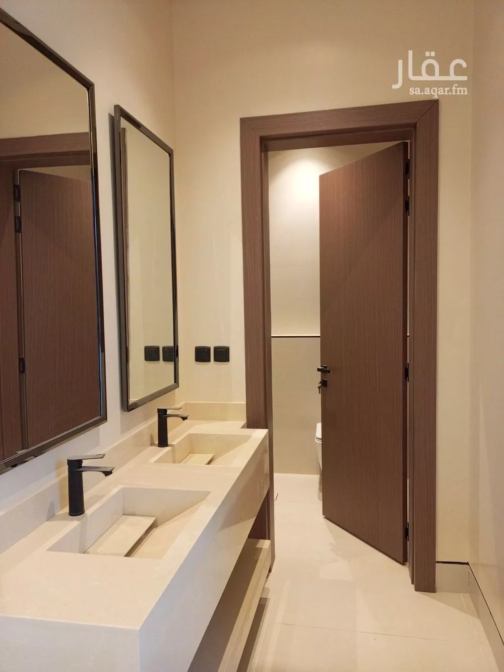 فيلا 5 غرف في العارض 5