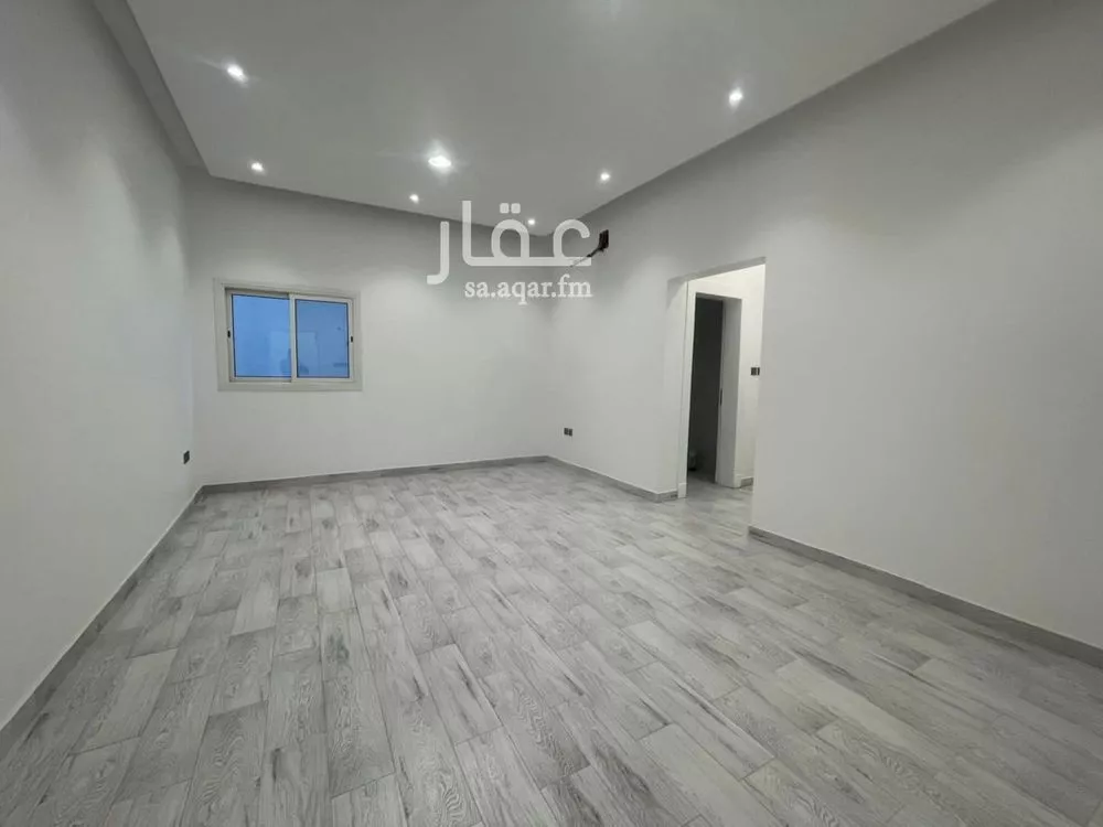 5 bedroom villa in Al Aridh 4