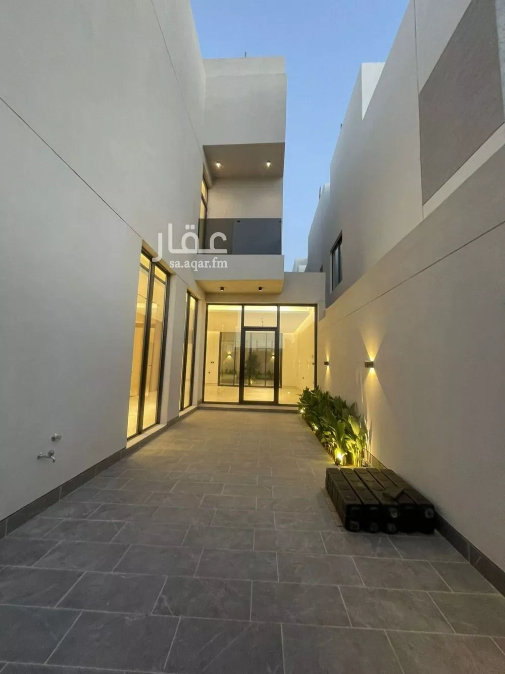 فيلا 4 غرف في النرجس 5