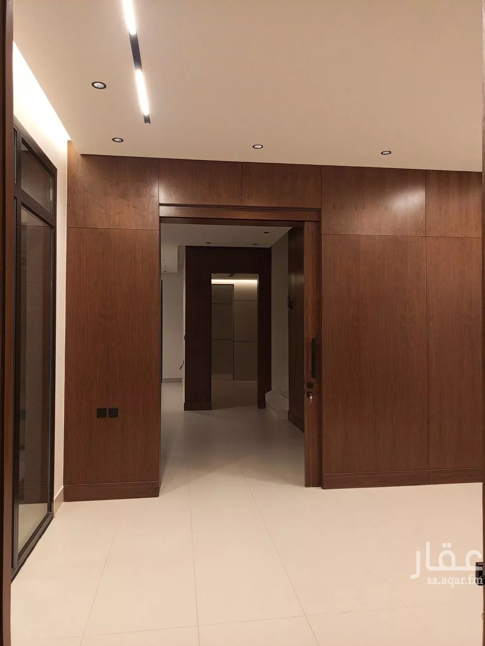 فيلا 5 غرف في النرجس 4