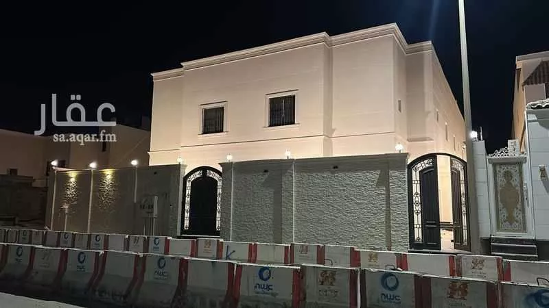 فيلا 12 غرف في العقيق 1