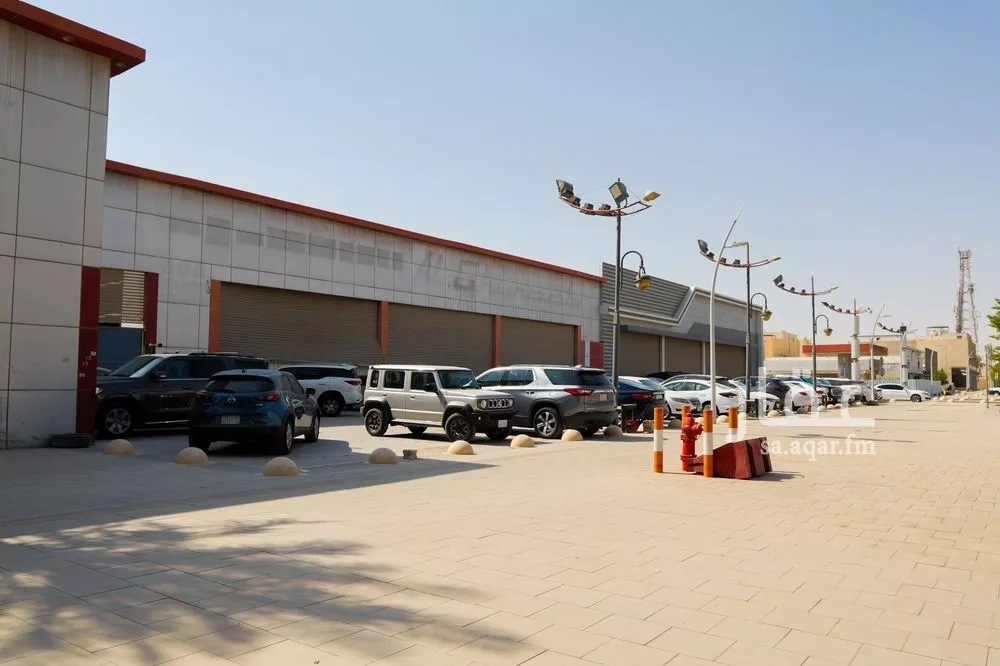 محل 2040 م² في المنار 1