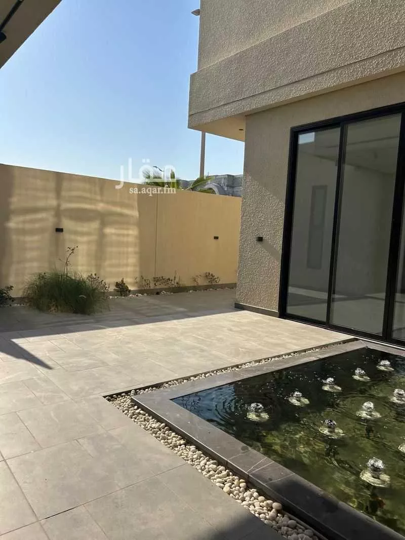 فيلا 5 غرف في السيف 4
