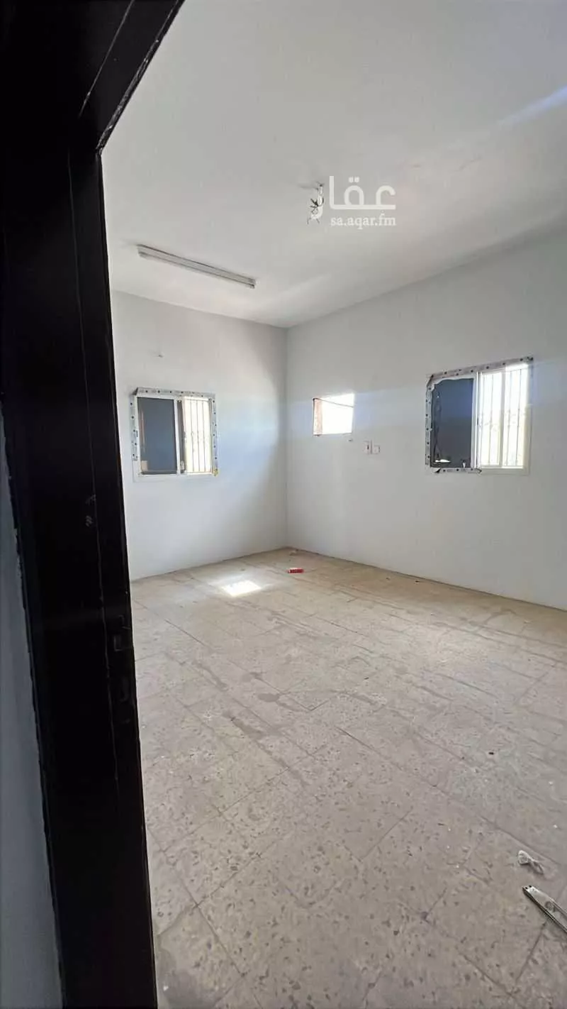 شقة 6 غرف في العزيزية 4