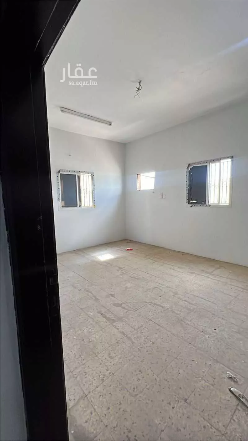 شقة 6 غرف في العزيزية 3