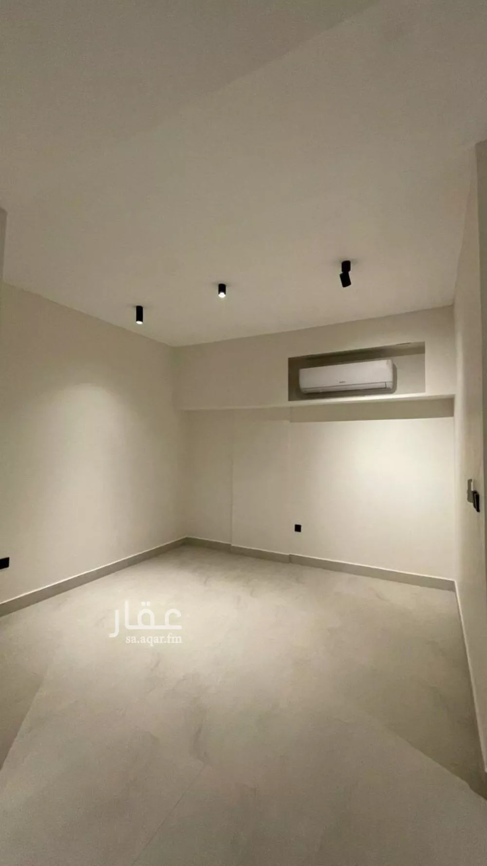 شقة 1 غرف في الملقا 3