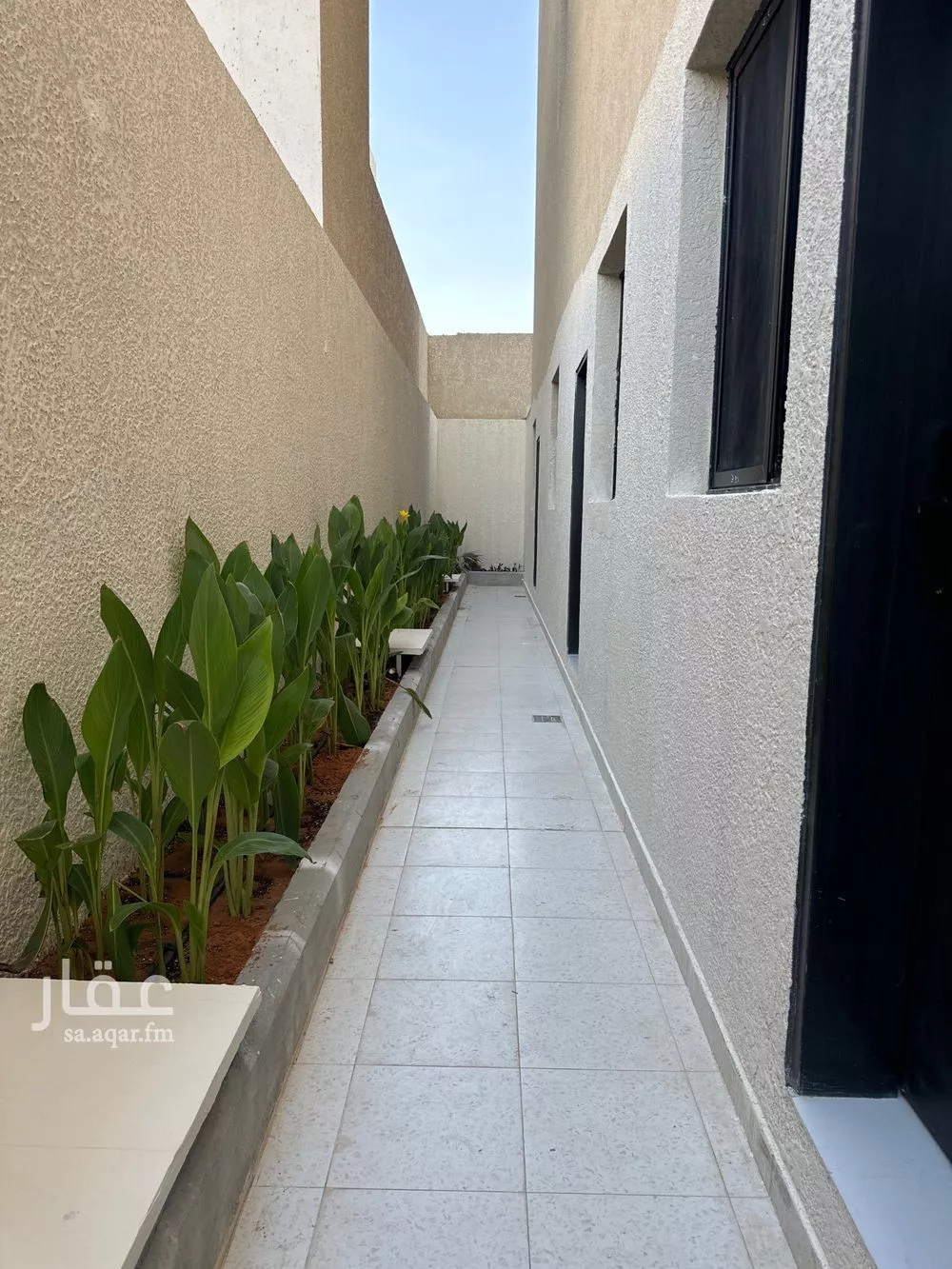 شقة 1 غرف في العقيق 2