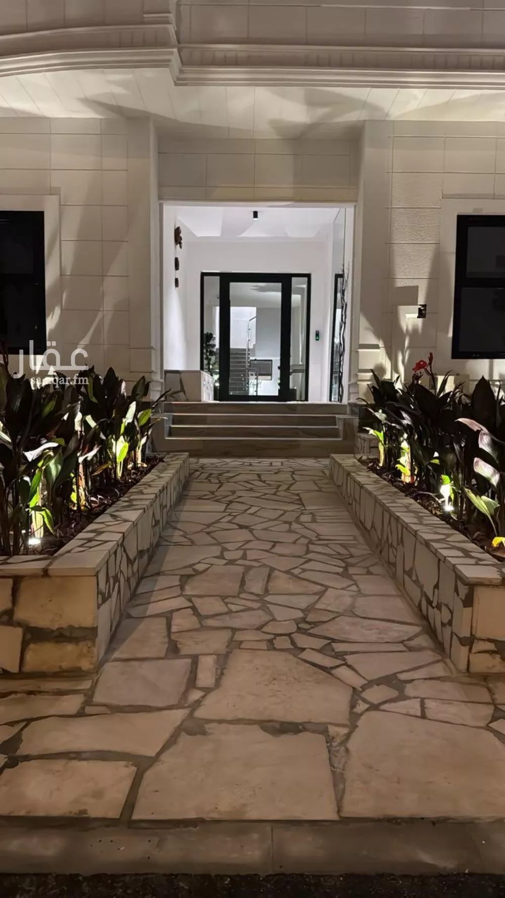 شقة 1 غرف في الملقا 4