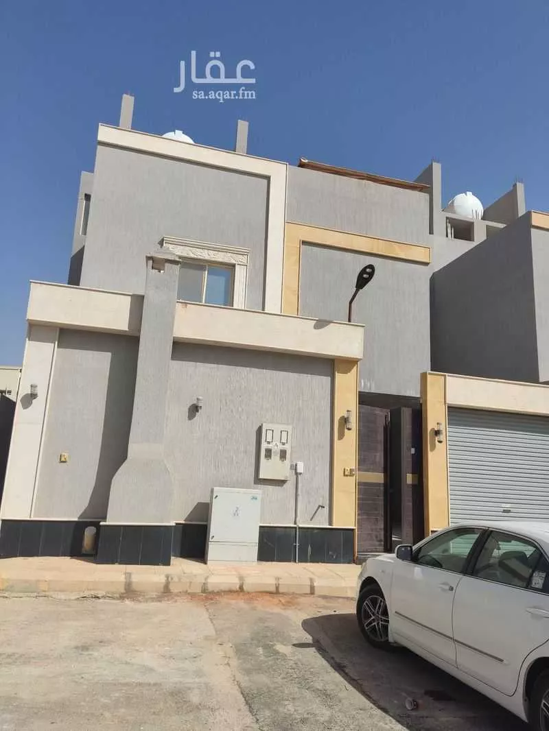 8 bedroom villa in Al Mahdiyyah 1