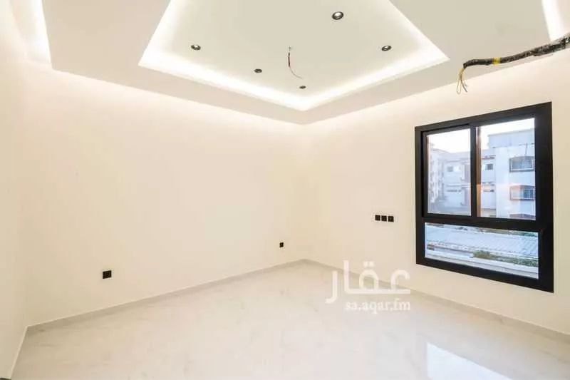 شقة 4 غرف في الروضة 3