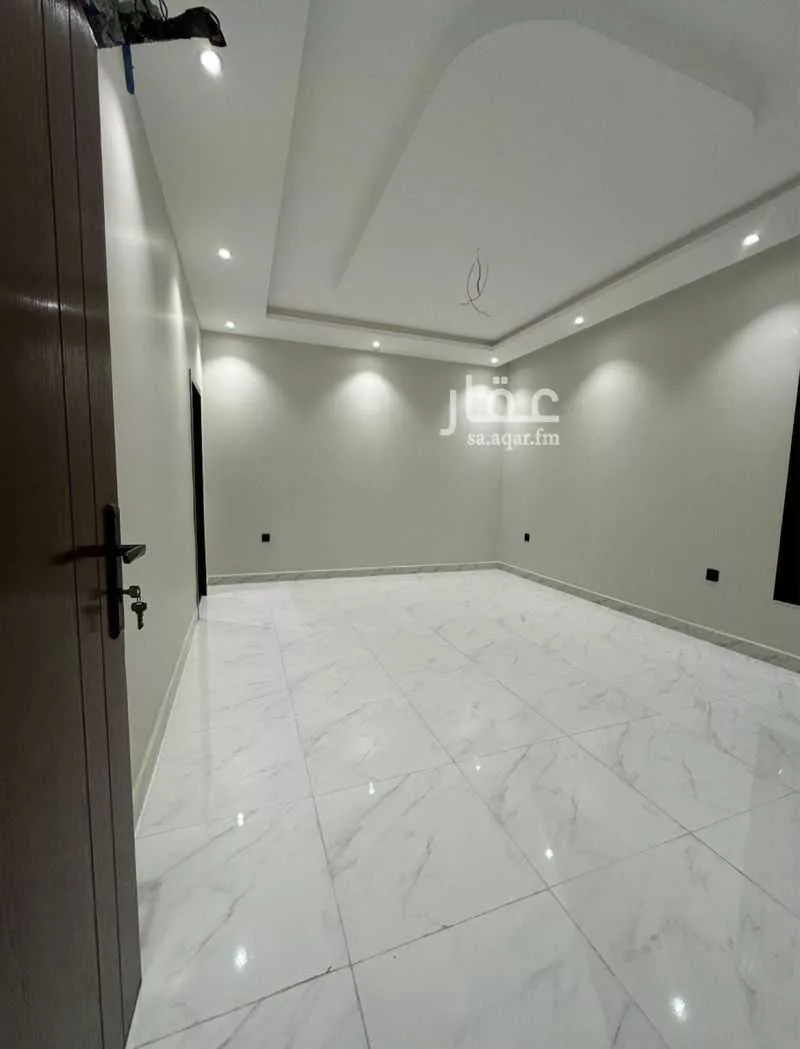 شقة 4 غرف في الريان 5