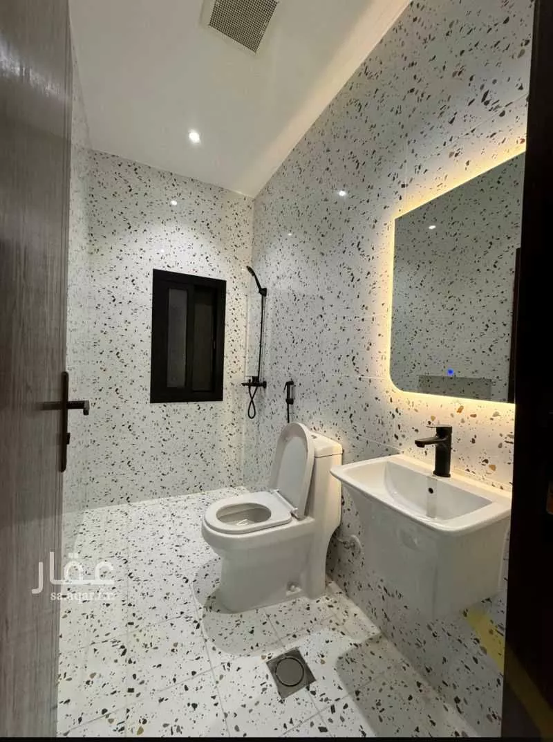 شقة 4 غرف في الريان 4