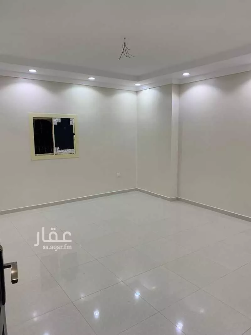 شقة 4 غرف في طيبة 5