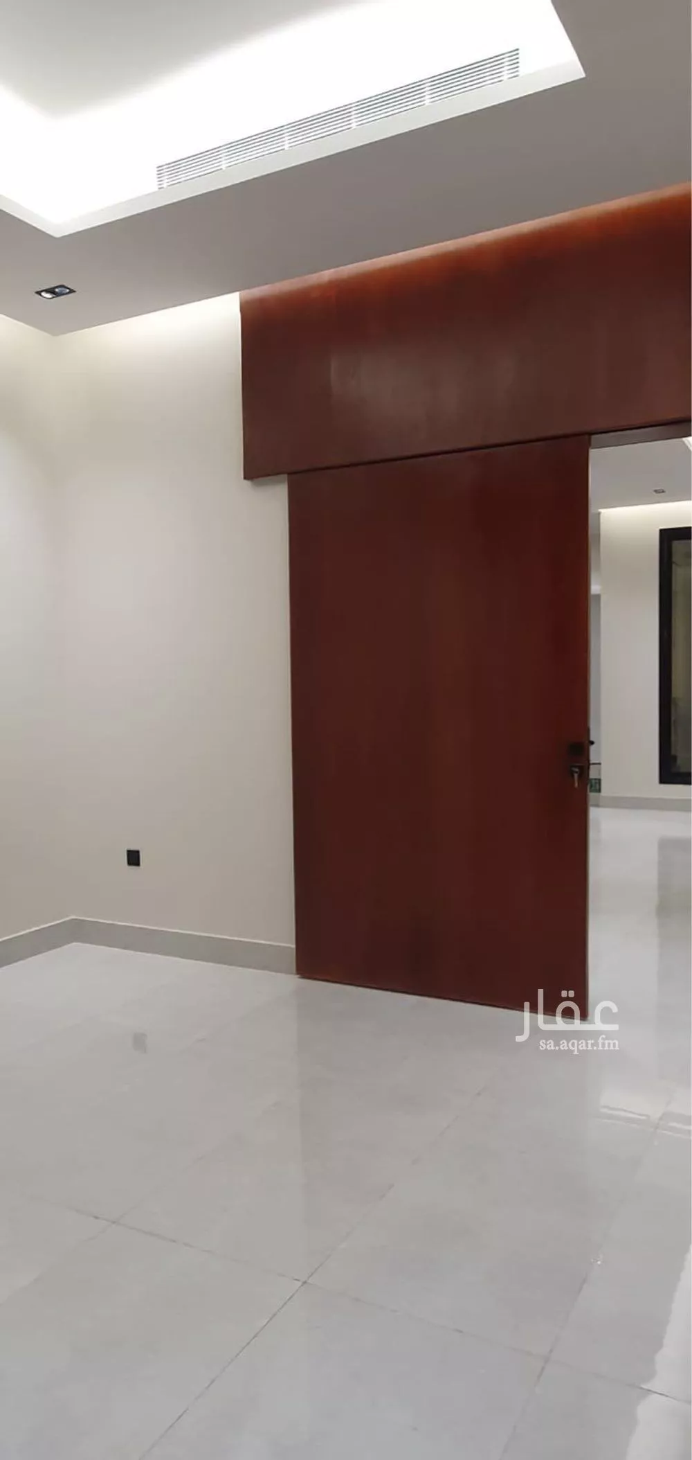 فيلا 6 غرف في العارض 3