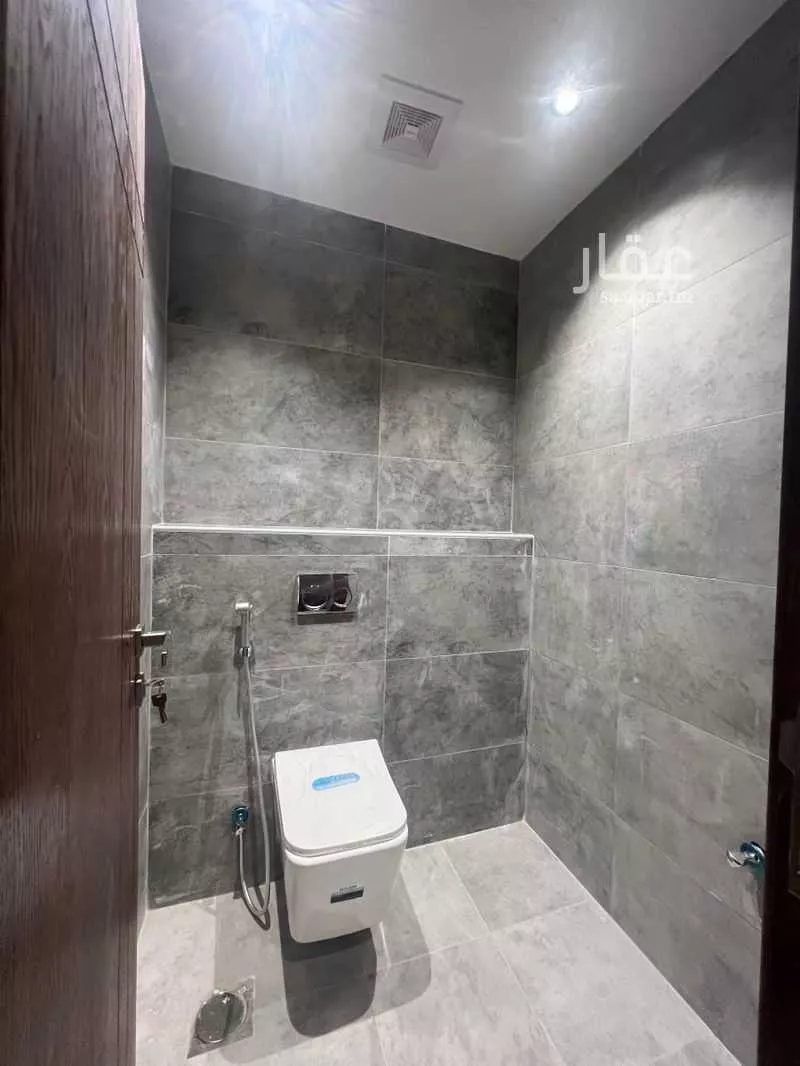 4 bedroom apartment in Al Hamra, Eastern Province 11