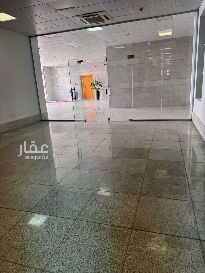 عمارة 300 م² في الصناعية 2