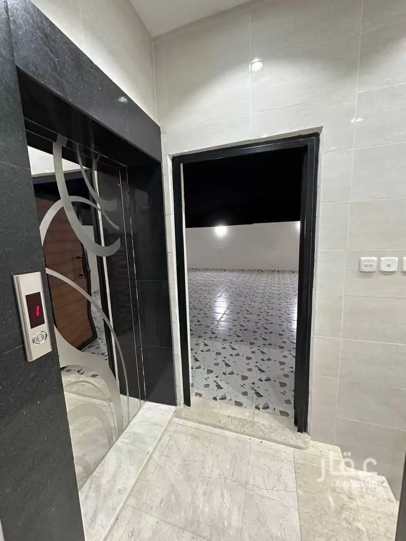 5 bedroom apartment in Al Difa, Madinah 8