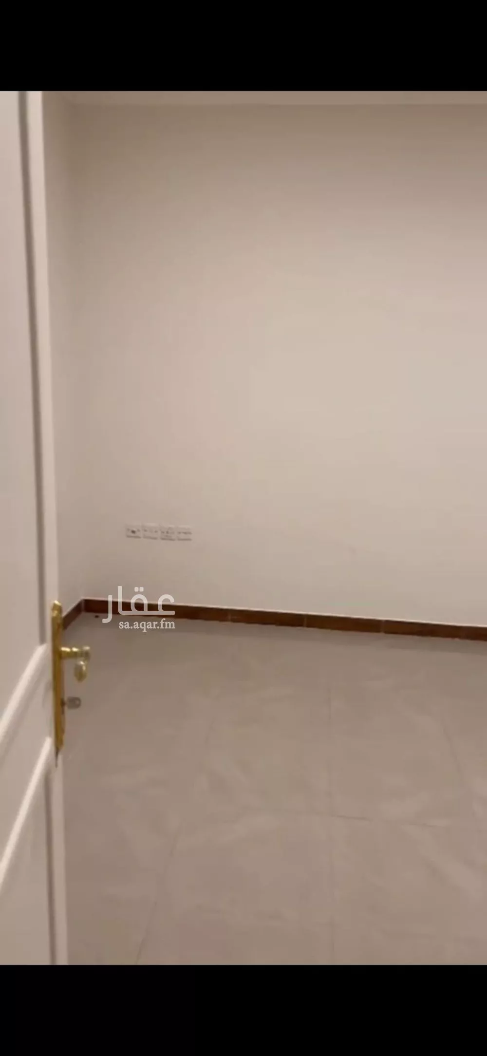 شقة 3 غرف في الملقا 4