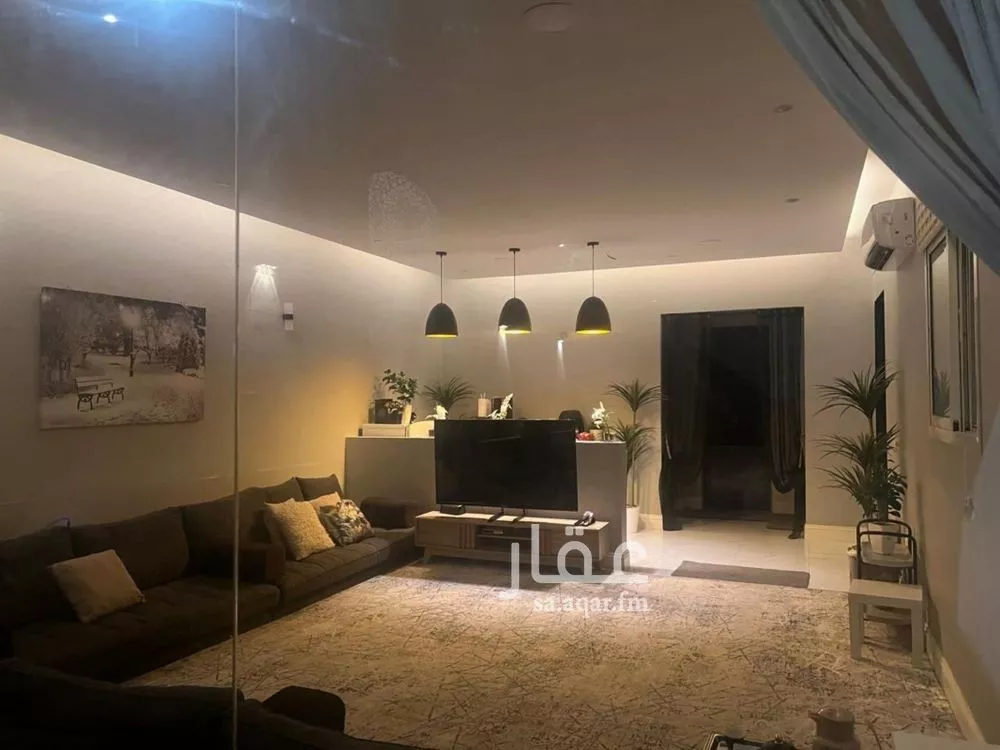 فيلا 5 غرف في الروضة 2