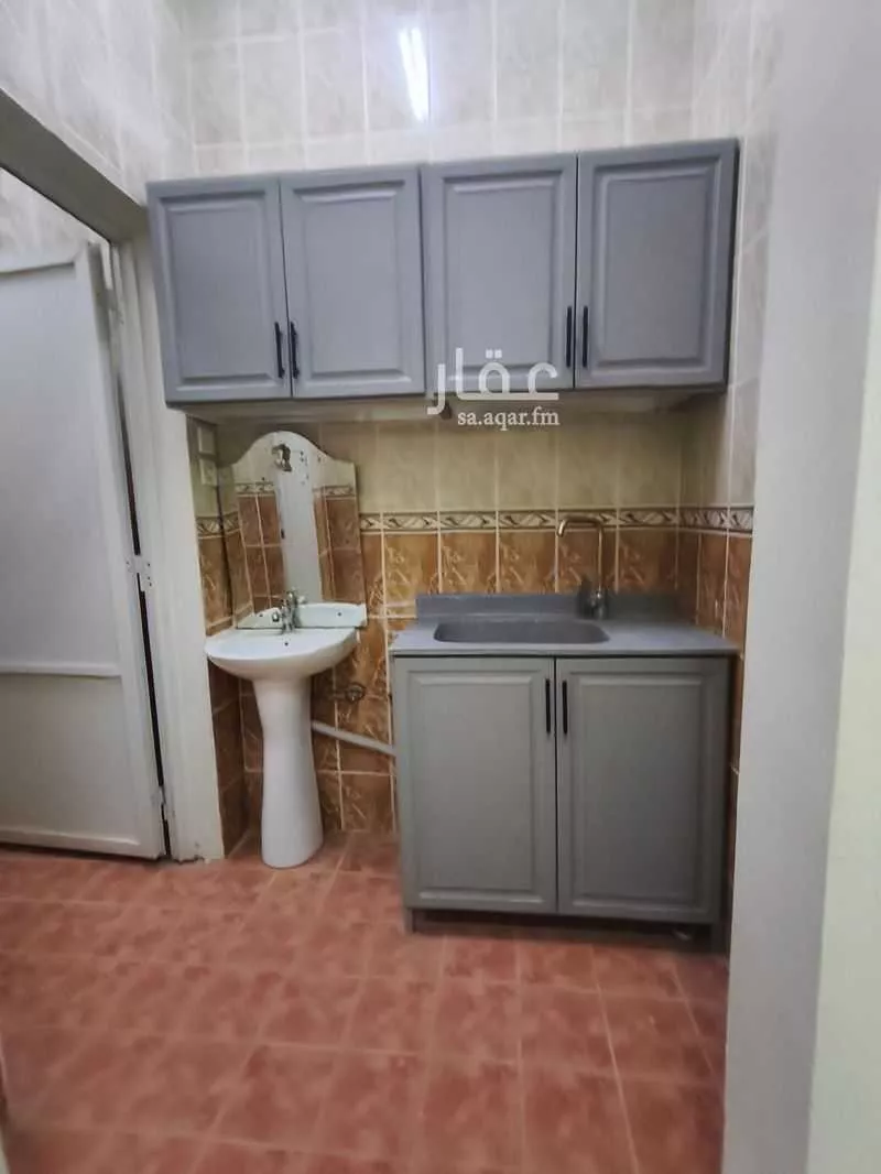 3 bedroom building in Al Yarmouk, Riyadh 8