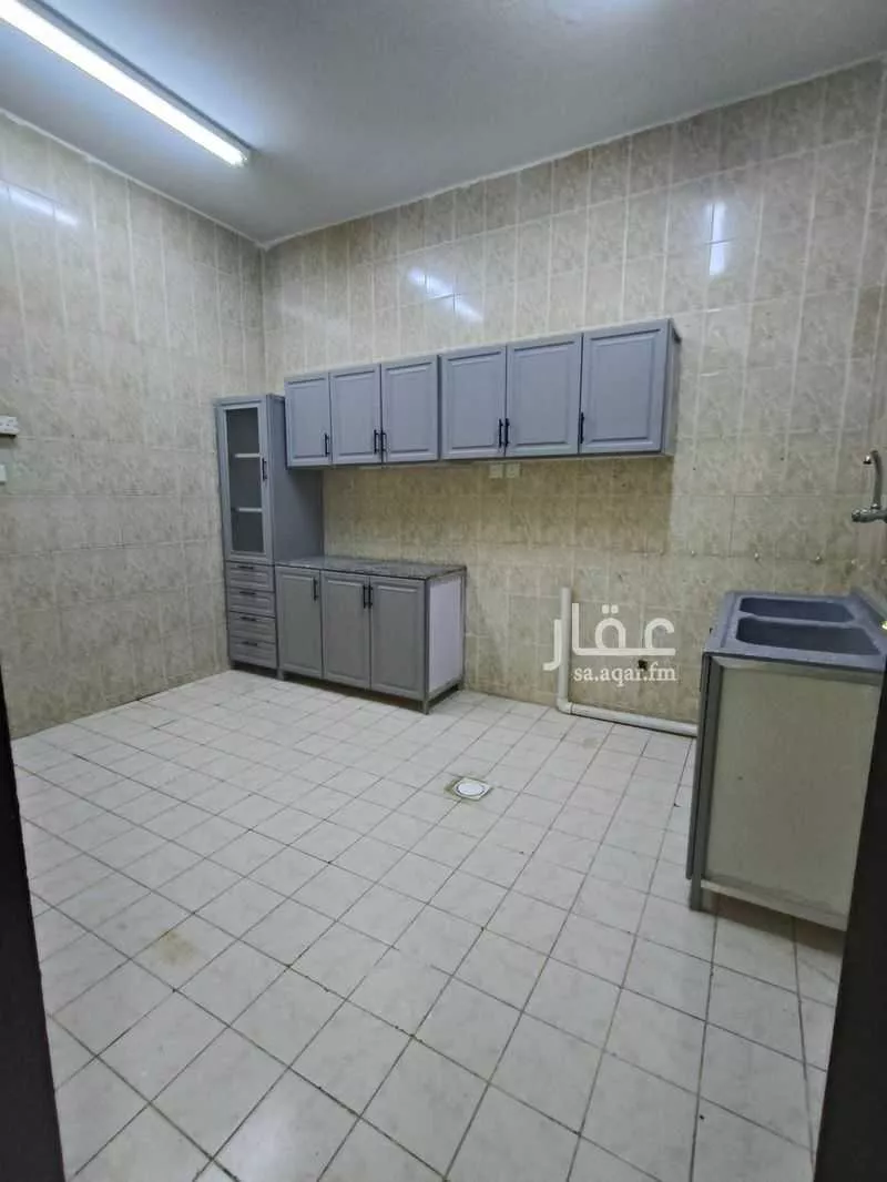 4 bedroom building in Al Yarmouk, Riyadh 8