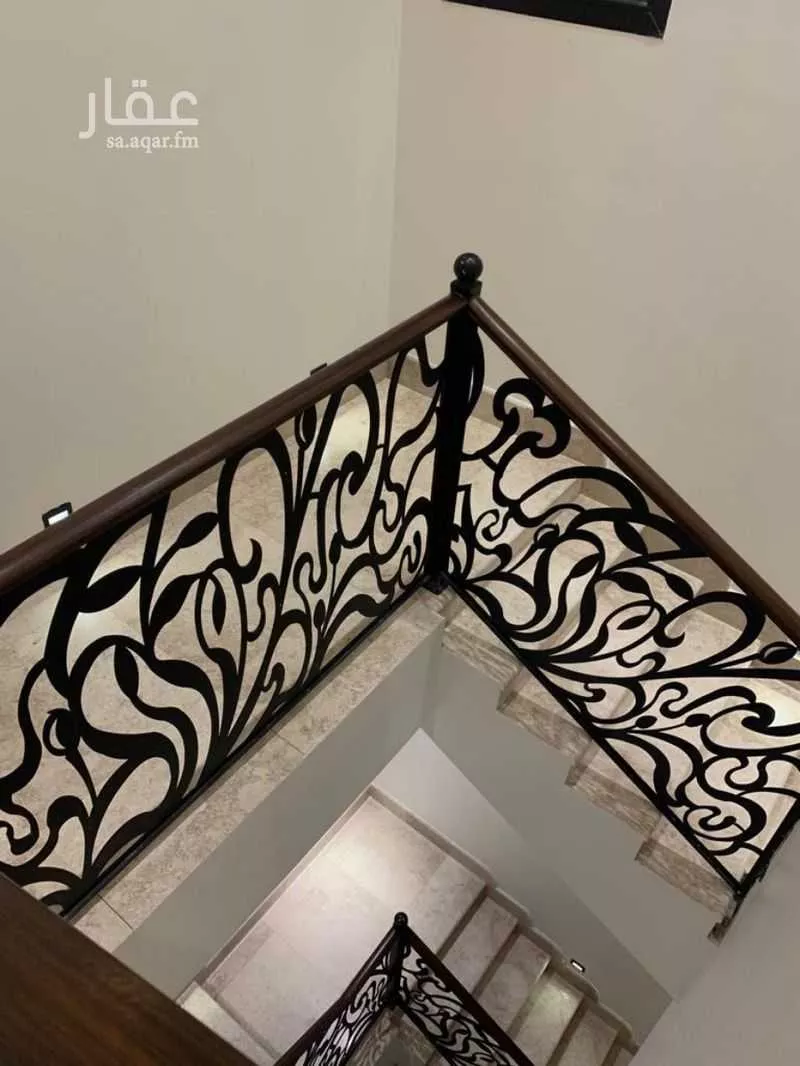 3 bedroom floor in Al Malqa 4