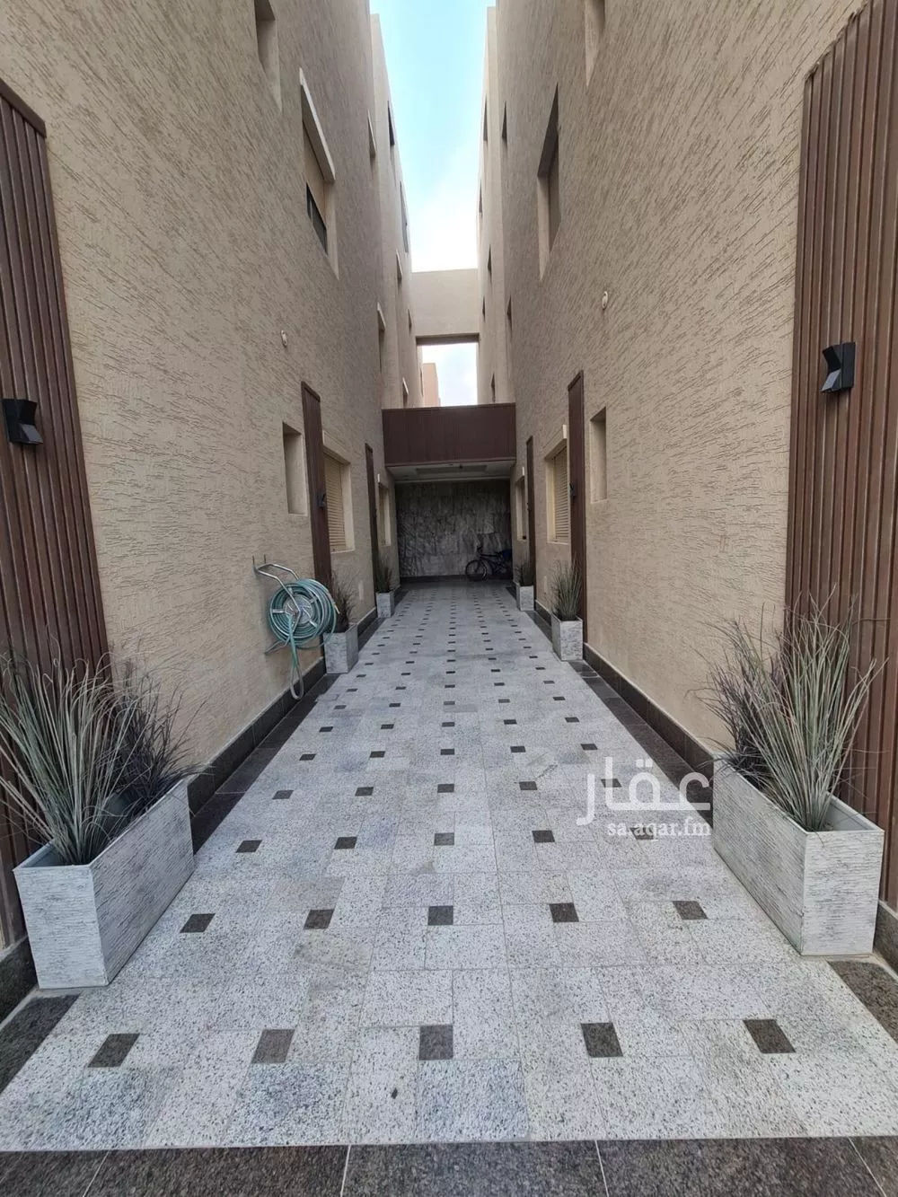 شقة 3 غرف في الملقا 3