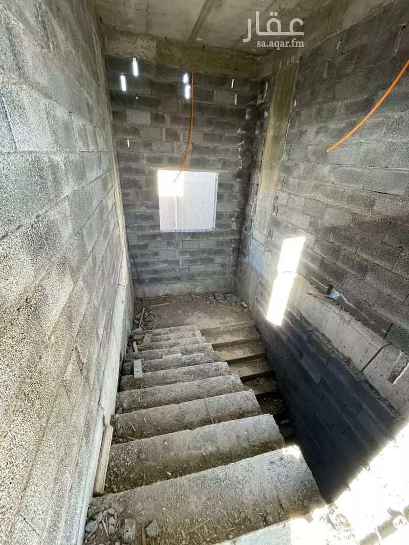 عمارة 400 م² في العزيزية 5